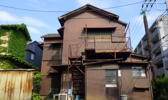 一軒家の遺品整理、費用相場はいくら？